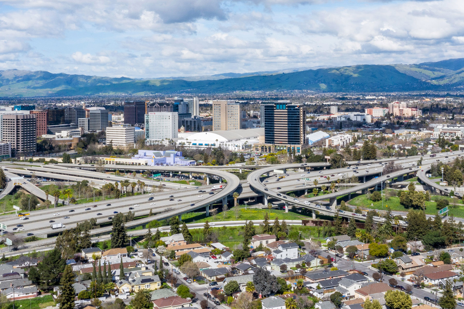 San Jose City, view of the 280 highway and campus.