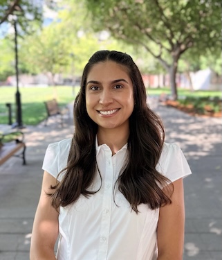 Alondra Iniguez Alondra Iniguez outside at SJSU