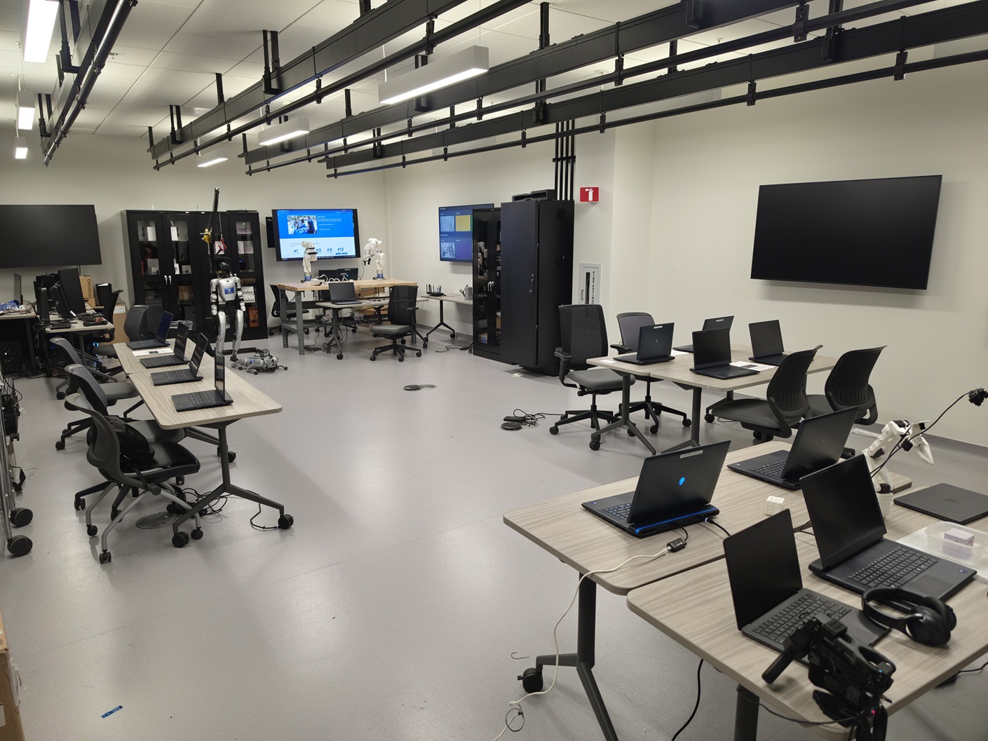 digital lab room photo of digital lab room