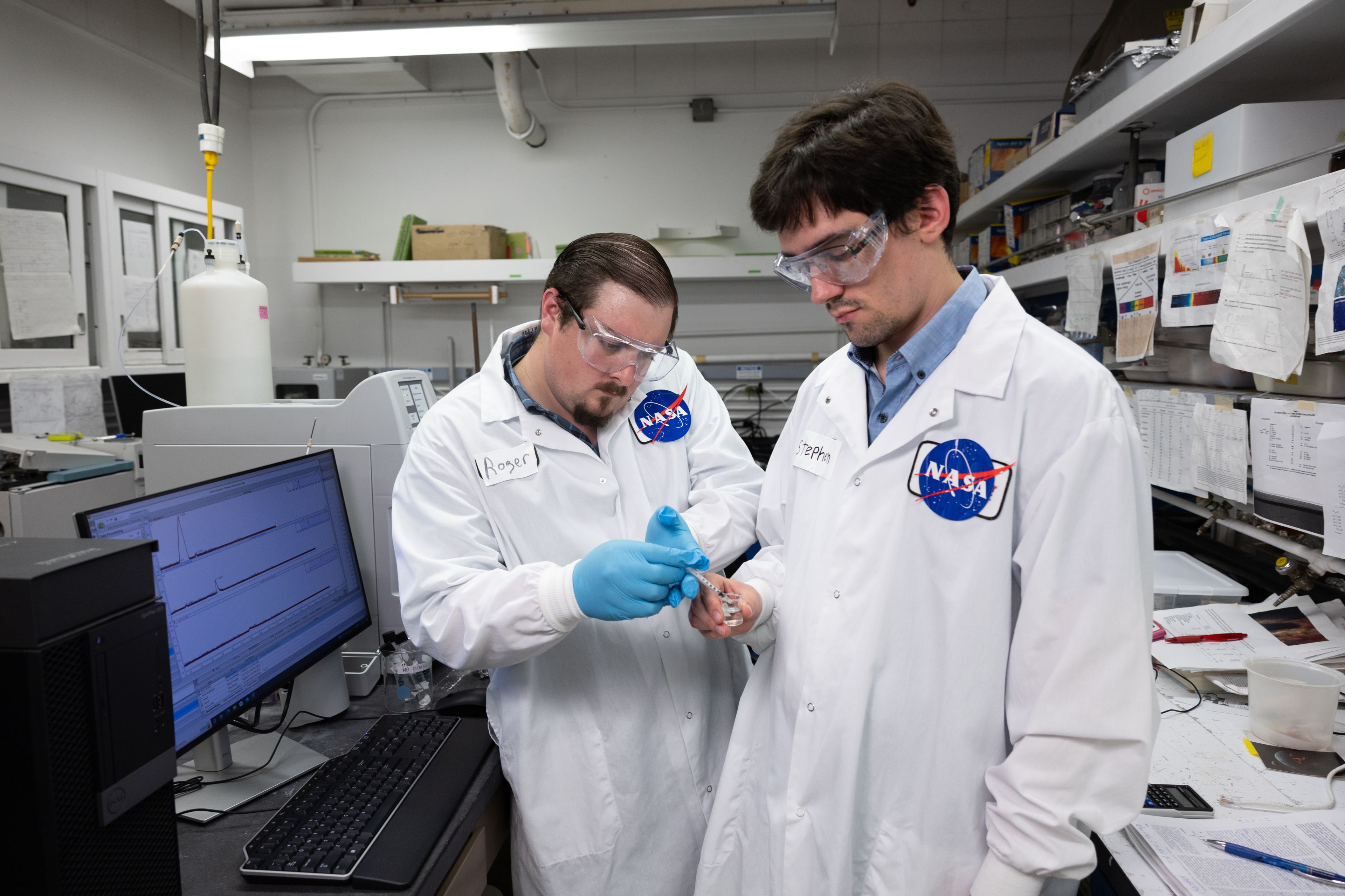 ASPIRE interns Stephen Ball and Roger Boucher working in their NASA lab. NASA, astrobiology