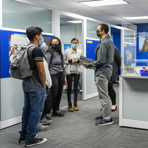 students at sjsu career center