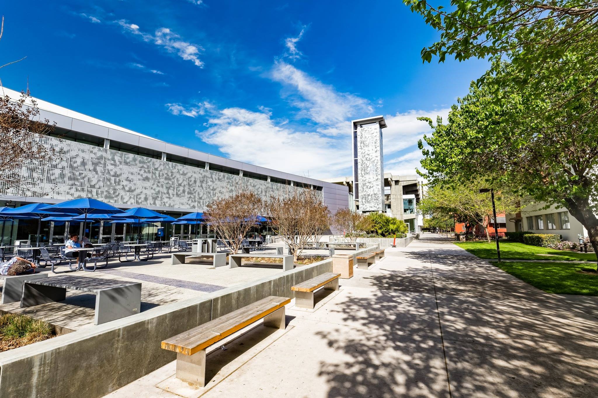 s Welcome Center At  S Headquarters Campus In Silicon